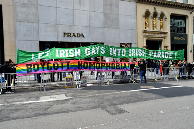 Irish Queers protest the exclusion of Irish gay organizations from the parade. | DONNA ACETO 