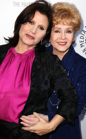 Debbie Reynolds with her daughter, Carrie Fisher. | FACEBOOK.COM