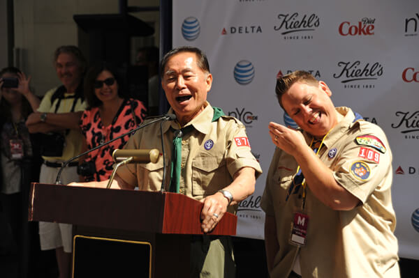 wwwTakei and Lesbian Den Mom1