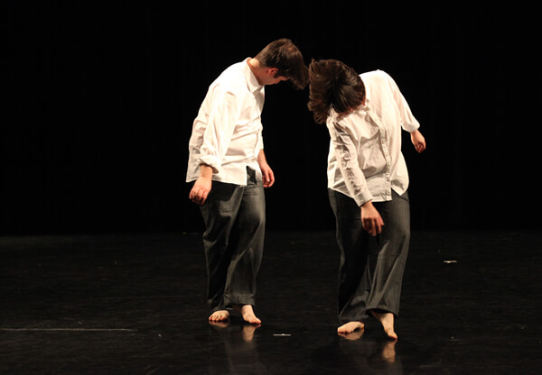 Chris Yon and Taryn Griggs perform as part of the eighth annual La MaMa Moves! Festival. | LAMAMA.ORG 