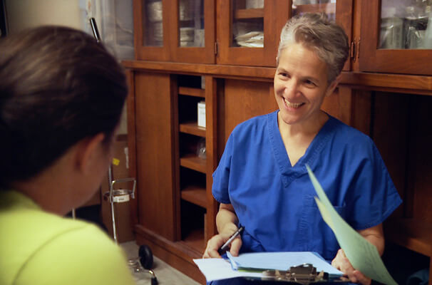 Dr. Shelley Sella talks to one of her patients in Martha Shane and Lana Wilson’s documentary “After Tiller.” | OSCILLOSCOPE LABORATORIES 