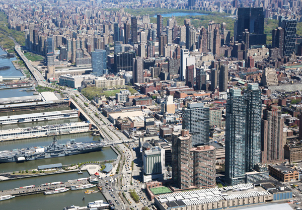 An aerial shot of Hell’s Kitchen and beyond shows the Silver Towers at 42nd Street and 11th Avenue. | SILVERSTEIN PROPERTIES 
