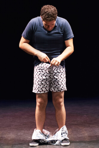 Mark Della Ventura in his one-man show “Small Membership,” directed by David Sirois and Gabriel Hammad. | MICHELLE WEBSTER 